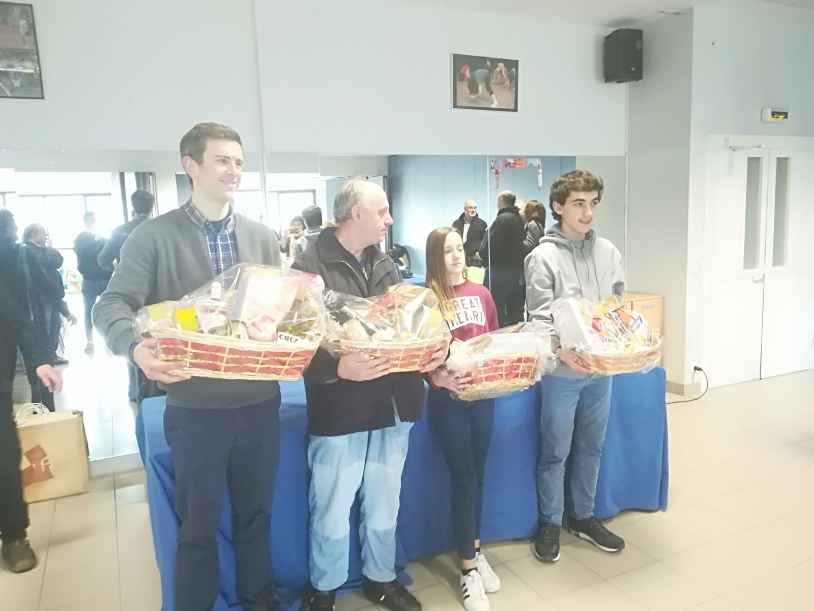 Javier Cinza se impone en el Torneo de Navidad